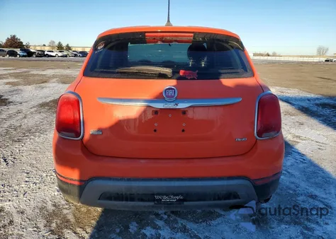 2016 Fiat 500X Trekking z USA, uszkodzony, nr VIN ZFBCFYCT1GP342528